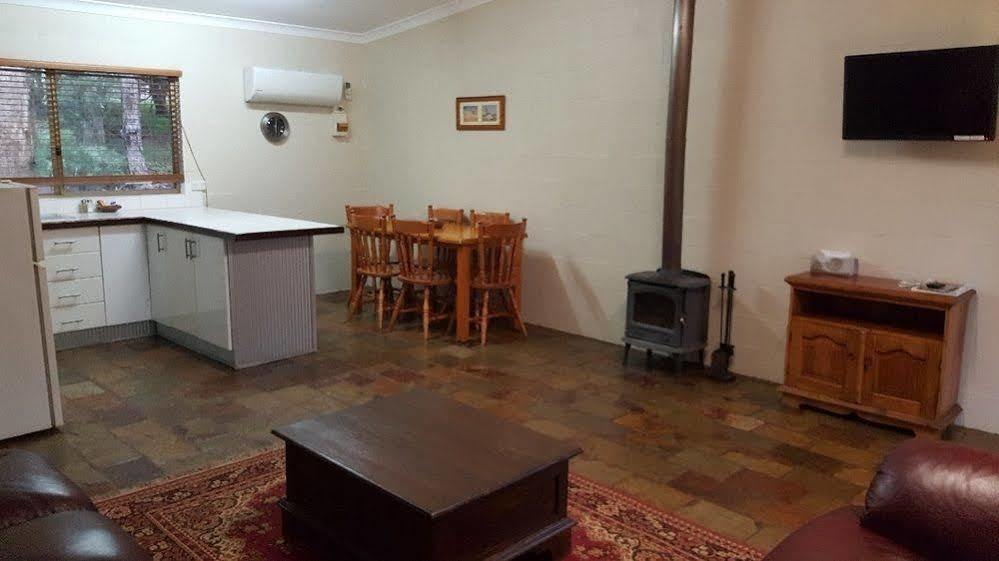 Country Cottages Of Бриджтаун Екстериор снимка